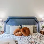 Casa Chiostro, A 3 Bedrooms Apartment *