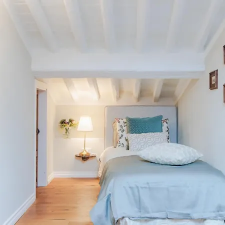 Apartment Casa Chiostro, A 3 Bedrooms Lucca